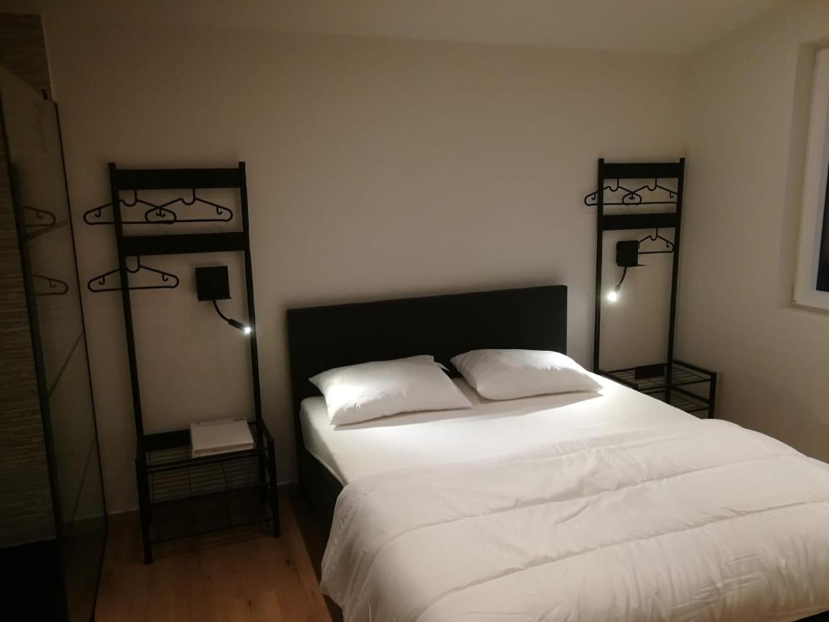 Hogenberg Heiken Lichtaart Kasterlee Met Eigen Laadpaal Vila Exterior foto